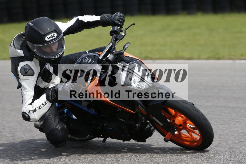 /Archiv-2024/29 12.06.2024 MOTO.CH Track Day ADR/Gruppe blau/8